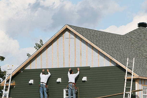 Professional Siding technician working in Adamsville, OH